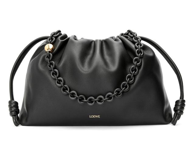 感性季节 | LOEWE 2024 秋冬系列新包，解析条纹皮革、剪羊毛与绒面革的魅力
